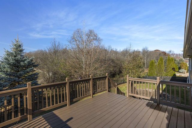 2290 LADYBIRD DRIVE, Neenah, WI 54956