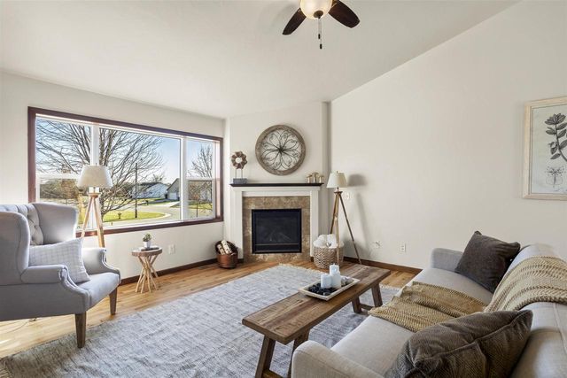 2290 LADYBIRD DRIVE, Neenah, WI 54956