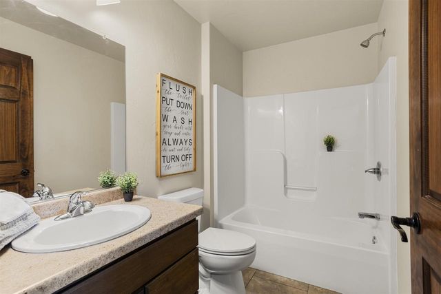 2290 LADYBIRD DRIVE, Neenah, WI 54956