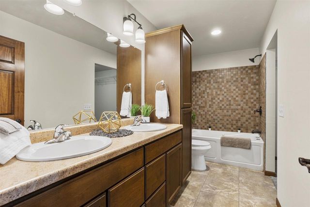 2290 LADYBIRD DRIVE, Neenah, WI 54956