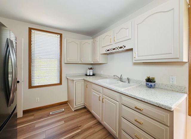 418 Belvidere Street E, Saint Paul, MN 55107