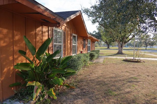 38831 NORTH AVENUE, Zephyrhills, FL 33542