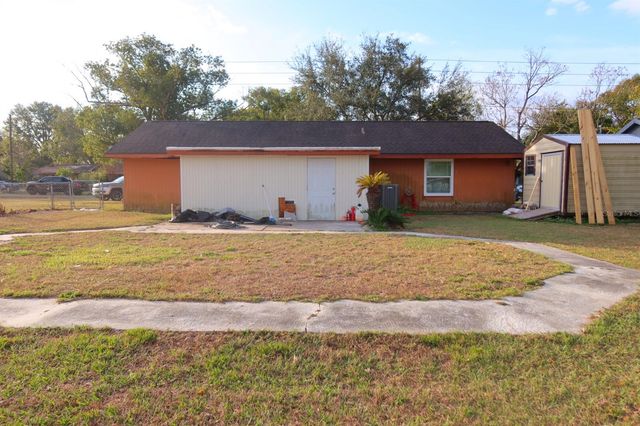 38831 NORTH AVENUE, Zephyrhills, FL 33542