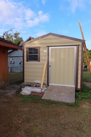 38831 NORTH AVENUE, Zephyrhills, FL 33542