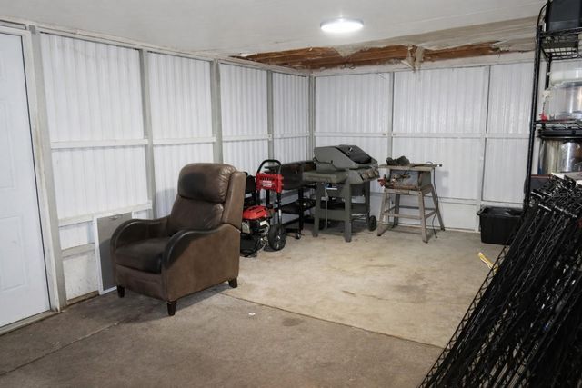 38831 NORTH AVENUE, Zephyrhills, FL 33542