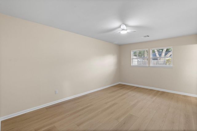 9610 Meadowglen Lane, Houston, TX 77063