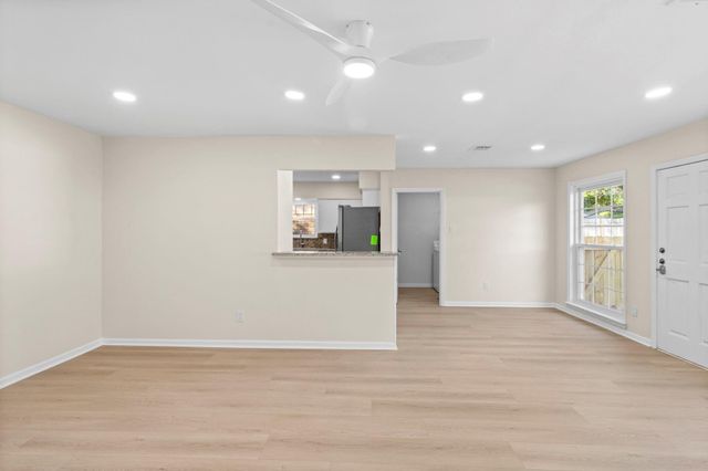 9610 Meadowglen Lane, Houston, TX 77063