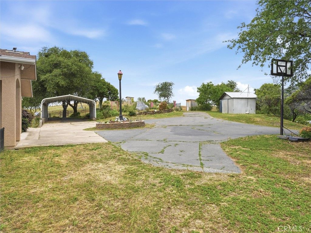 Image 39 of property listing at 6155 State Highway 49 N, Mariposa, CA 95338