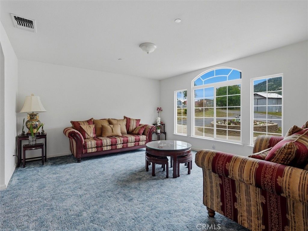 Image 6 of property listing at 6155 State Highway 49 N, Mariposa, CA 95338
