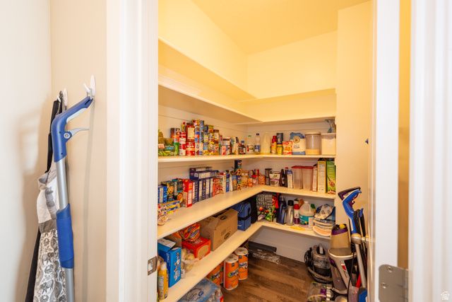 3044 S EDGEWATER LN, Syracuse, UT 84075