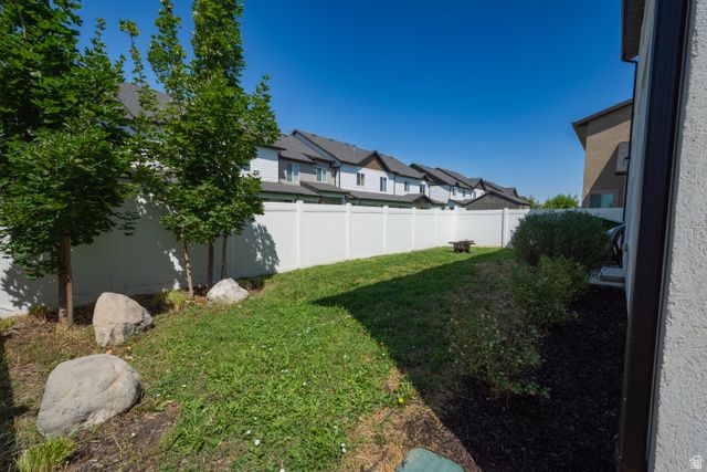 3044 S EDGEWATER LN, Syracuse, UT 84075