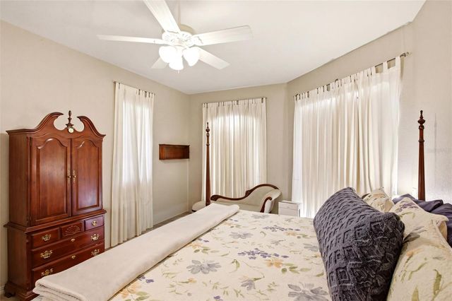 500 SUFFOLK CIR CIRCLE, Nokomis, FL 34275