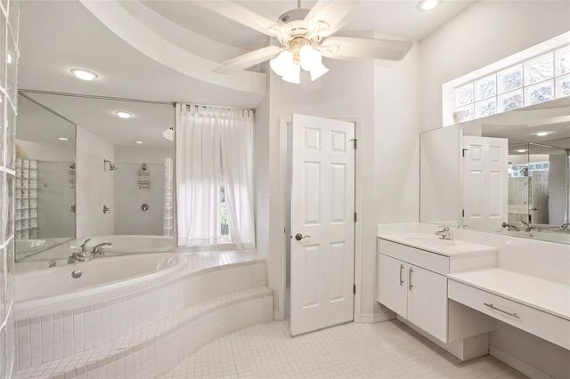 500 SUFFOLK CIR CIRCLE, Nokomis, FL 34275