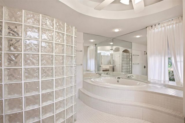 500 SUFFOLK CIR CIRCLE, Nokomis, FL 34275