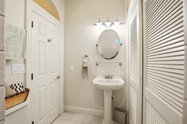 500 SUFFOLK CIR CIRCLE, Nokomis, FL 34275