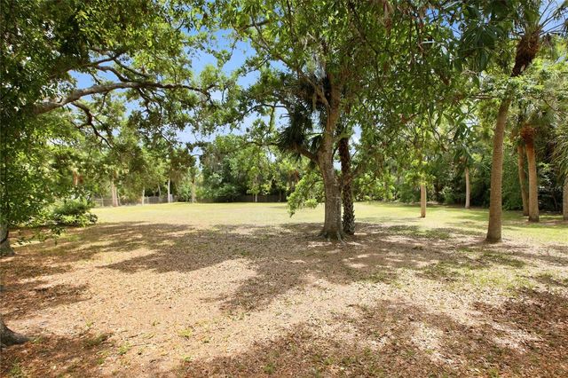 500 SUFFOLK CIR CIRCLE, Nokomis, FL 34275