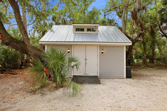 500 SUFFOLK CIR CIRCLE, Nokomis, FL 34275