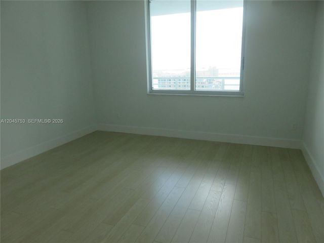 335 S Biscayne Blvd 3503, Miami, FL 33131