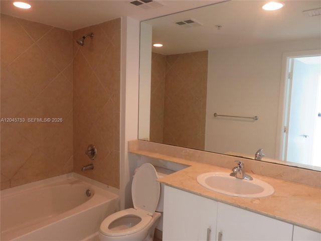 335 S Biscayne Blvd 3503, Miami, FL 33131