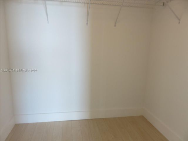 335 S Biscayne Blvd 3503, Miami, FL 33131