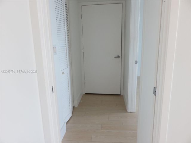 335 S Biscayne Blvd 3503, Miami, FL 33131
