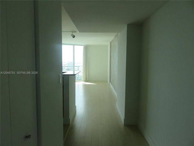 335 S Biscayne Blvd 3503, Miami, FL 33131