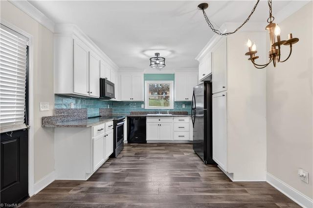 1501 Pebblebrook Road, Winston-salem, NC 27105