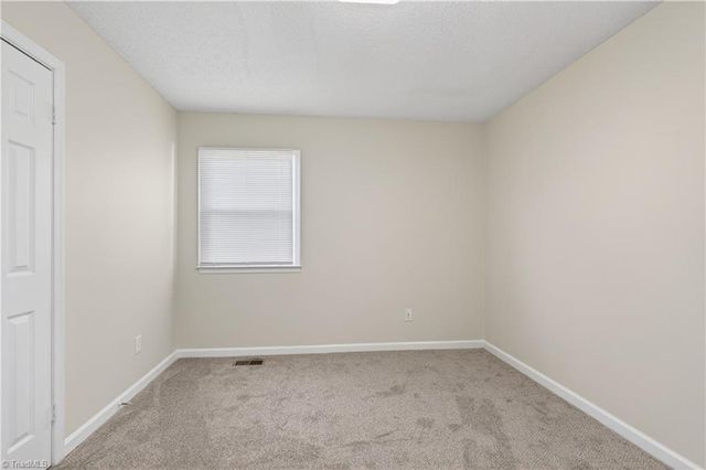 1501 Pebblebrook Road, Winston-salem, NC 27105