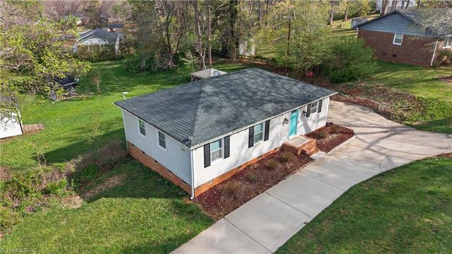 1501 Pebblebrook Road, Winston-salem, NC 27105