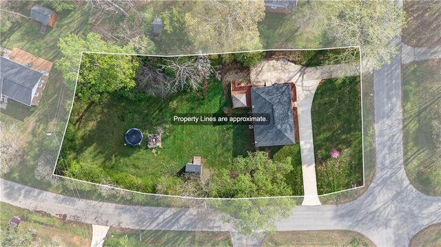 1501 Pebblebrook Road, Winston-salem, NC 27105