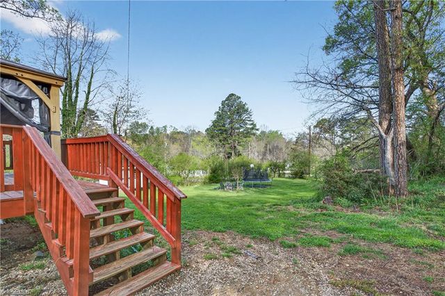 1501 Pebblebrook Road, Winston-salem, NC 27105