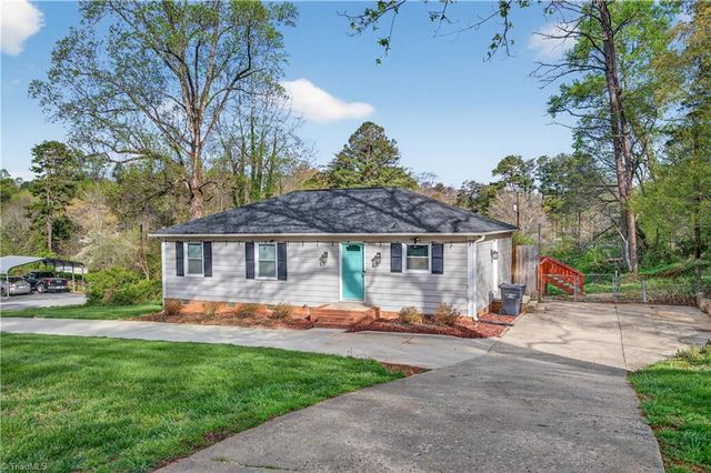 1501 Pebblebrook Road, Winston-salem, NC 27105