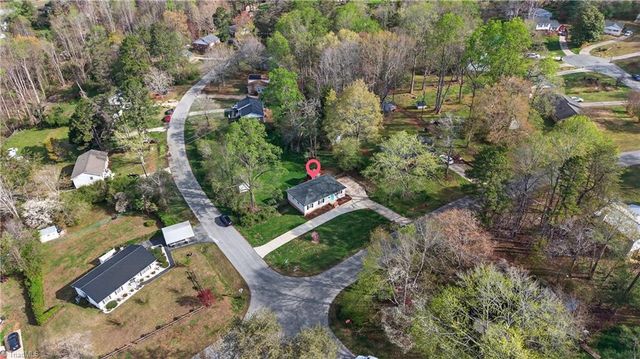 1501 Pebblebrook Road, Winston-salem, NC 27105