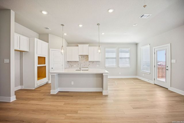 11424 Feather Vale, San Antonio, TX 78254