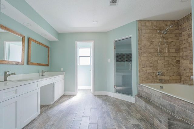 12515 Lazywood Street, Pinehurst, TX 77362