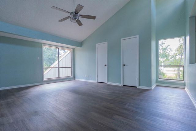 12515 Lazywood Street, Pinehurst, TX 77362