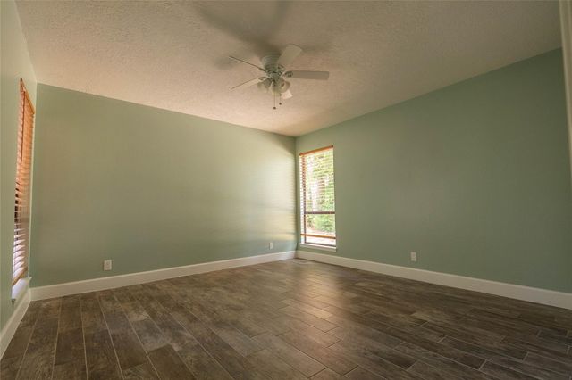 12515 Lazywood Street, Pinehurst, TX 77362