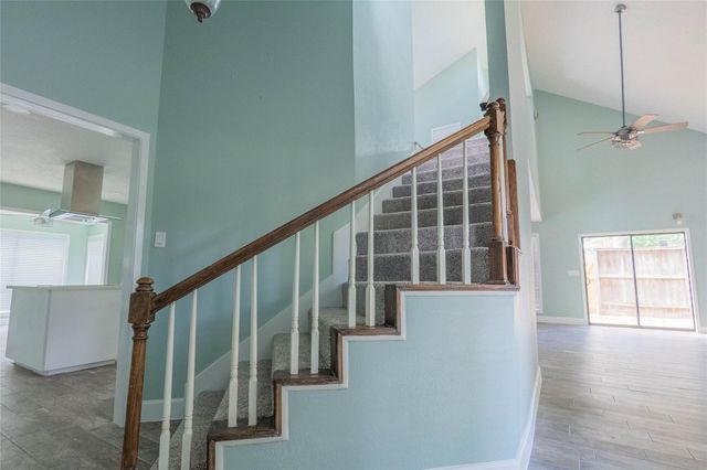 12515 Lazywood Street, Pinehurst, TX 77362