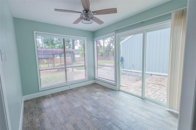 12515 Lazywood Street, Pinehurst, TX 77362