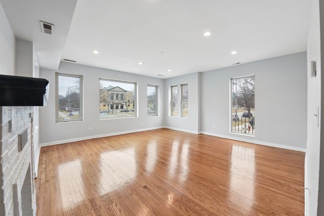 801 S Independence Boulevard 1, Chicago, IL 60624