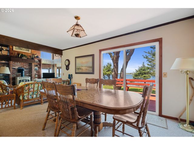 6250 13TH St Nw, Cape Meares, OR 97141