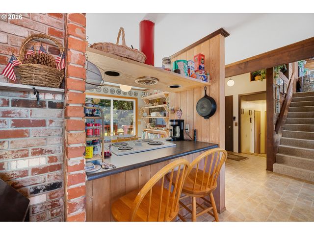 6250 13TH St Nw, Cape Meares, OR 97141