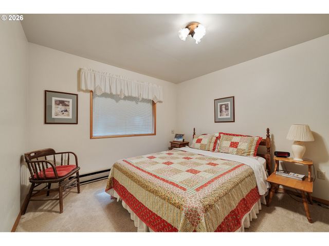 6250 13TH St Nw, Cape Meares, OR 97141
