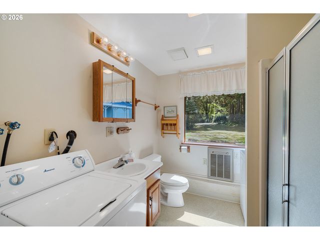 6250 13TH St Nw, Cape Meares, OR 97141