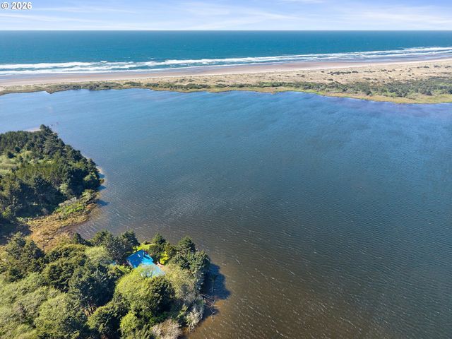6250 13TH St Nw, Cape Meares, OR 97141