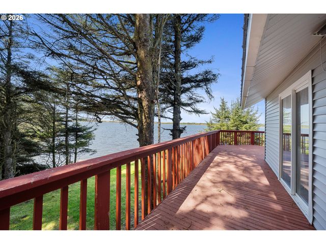 6250 13TH St Nw, Cape Meares, OR 97141