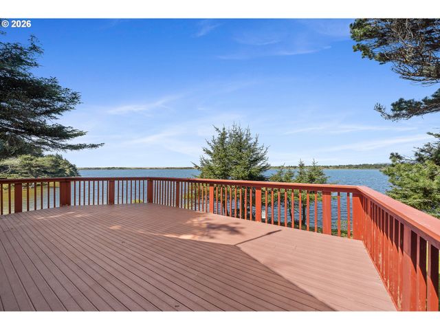 6250 13TH St Nw, Cape Meares, OR 97141