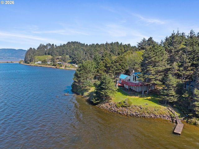 6250 13TH St Nw, Cape Meares, OR 97141