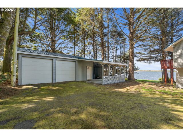 6250 13TH St Nw, Cape Meares, OR 97141