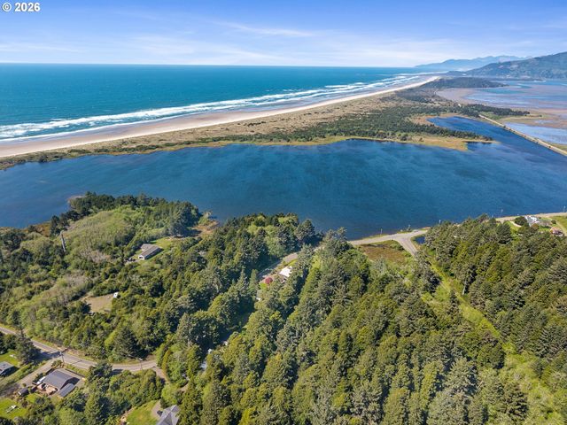 6250 13TH St Nw, Cape Meares, OR 97141